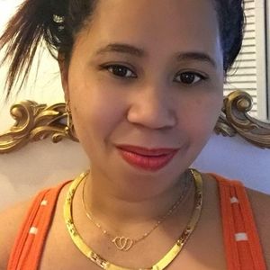 Meet your Posher, Ara